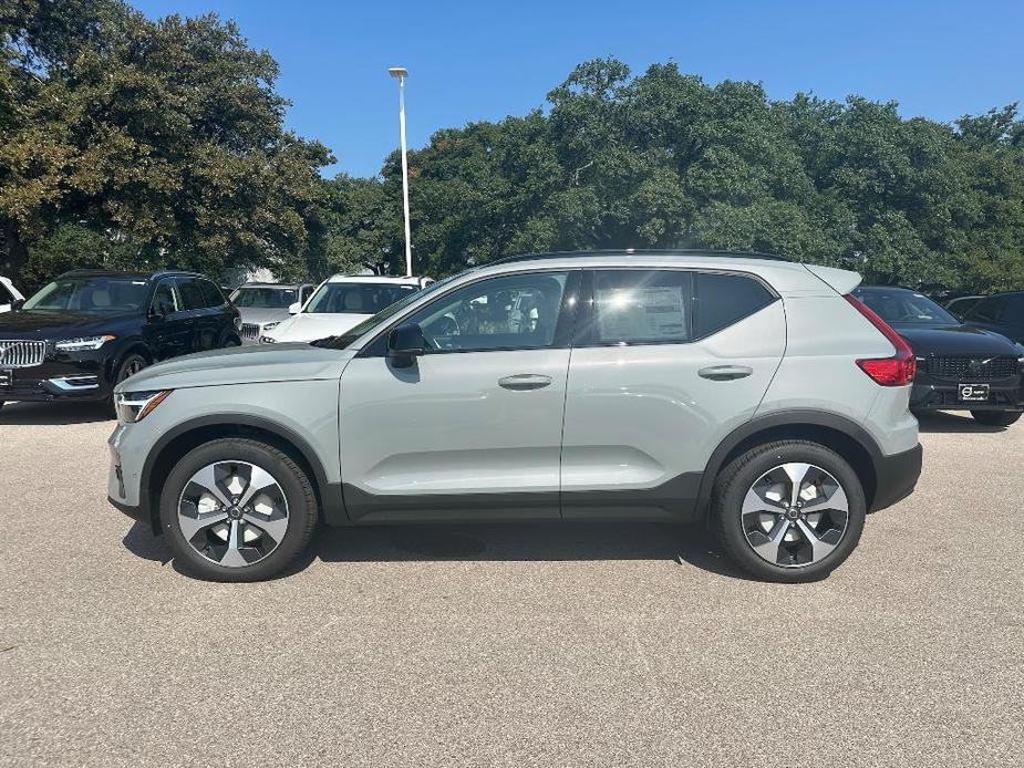 new 2025 Volvo XC40 car, priced at $48,315