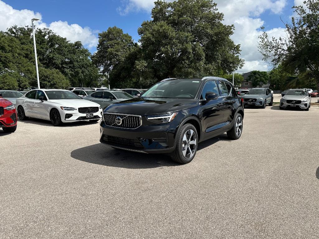 new 2025 Volvo XC40 car, priced at $46,015