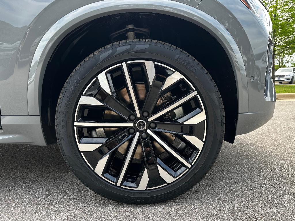 new 2025 Volvo XC90 Plug-In Hybrid car, priced at $82,405