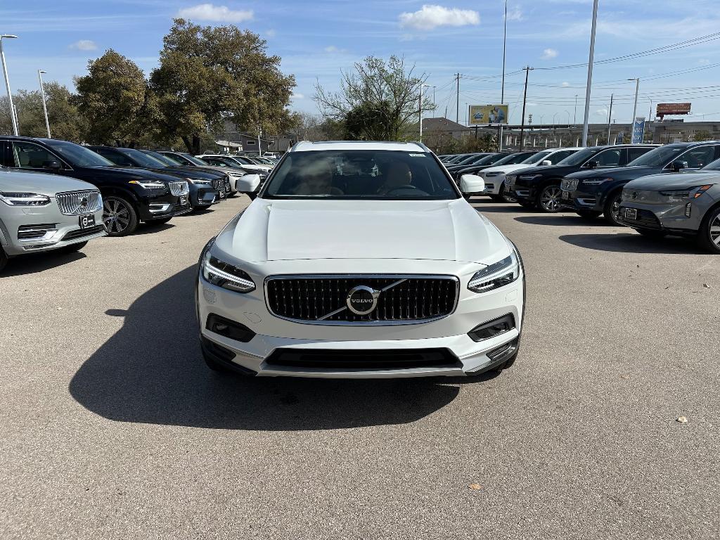 new 2025 Volvo V90 Cross Country car, priced at $67,925