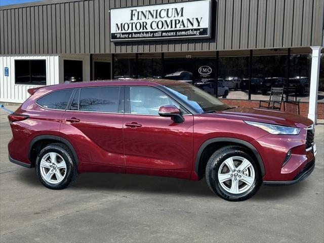 used 2022 Toyota Highlander car, priced at $31,198