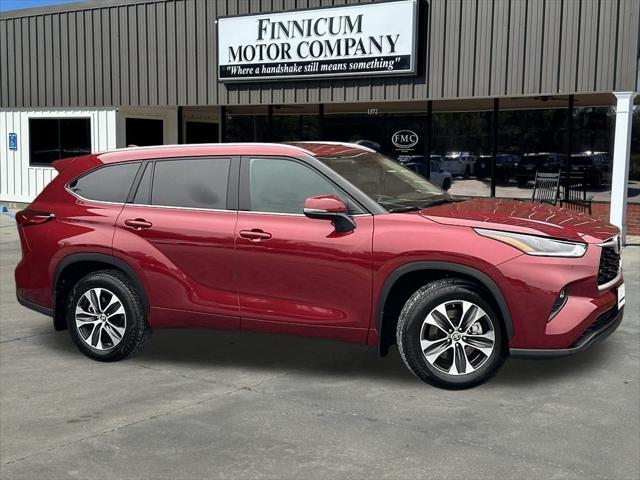 used 2021 Toyota Highlander car, priced at $38,798