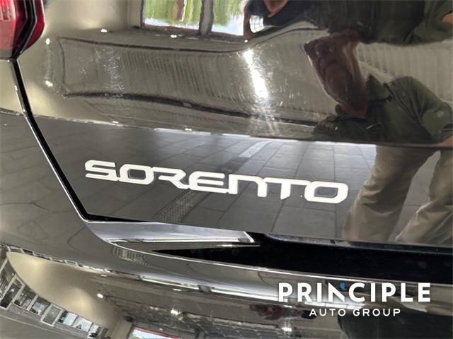 used 2023 Kia Sorento car, priced at $27,000