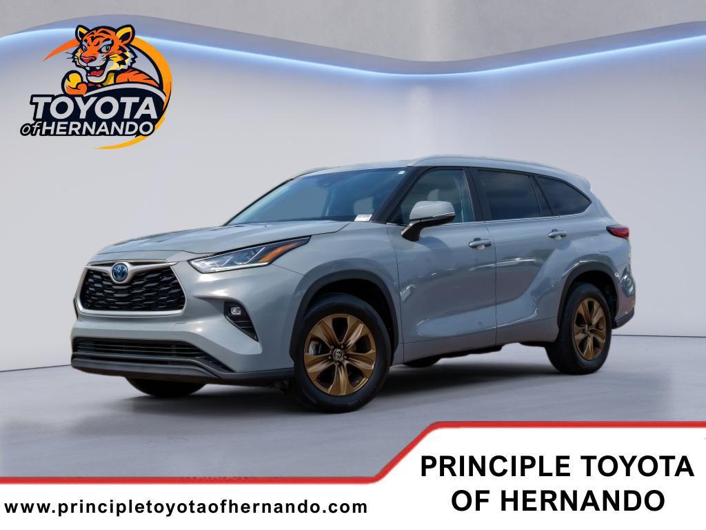 used 2023 Toyota Highlander Hybrid car, priced at $35,966