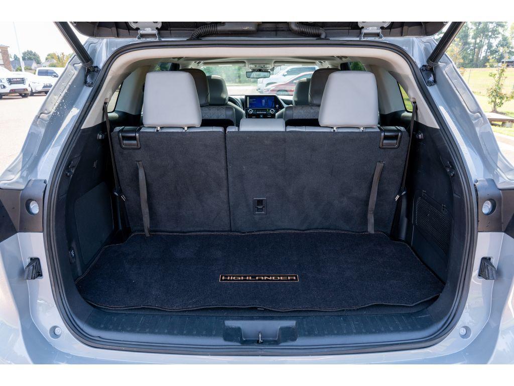 used 2023 Toyota Highlander Hybrid car, priced at $35,966