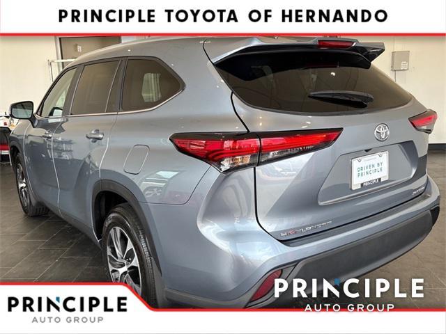 used 2023 Toyota Highlander car, priced at $39,200