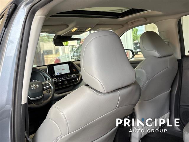used 2023 Toyota Highlander car, priced at $39,200