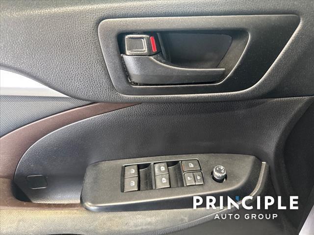 used 2019 Toyota Highlander car, priced at $22,000