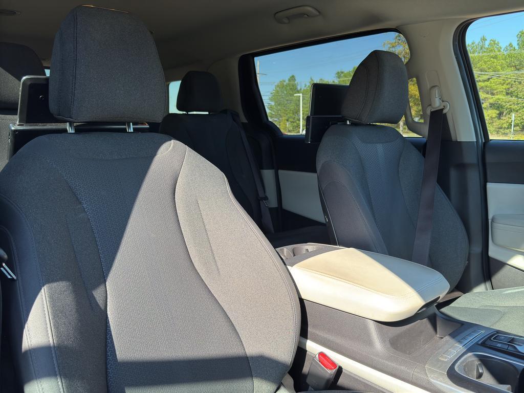 used 2022 Kia Carnival car, priced at $19,350