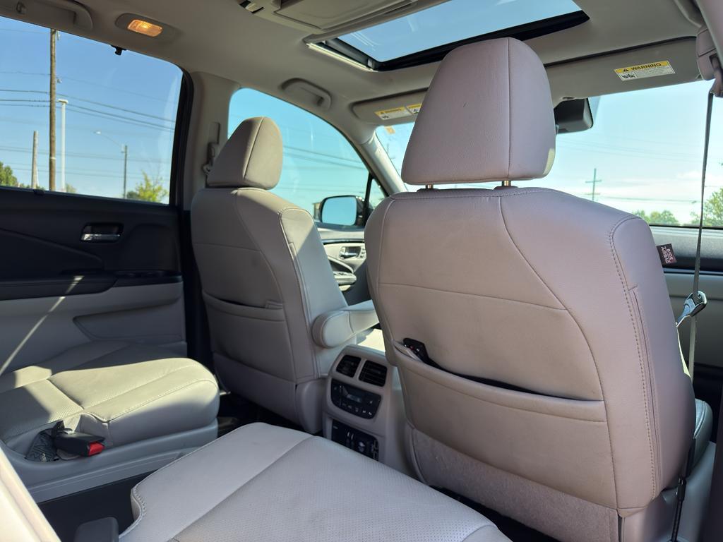 used 2021 Honda Pilot car, priced at $31,000