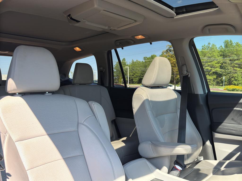 used 2021 Honda Pilot car, priced at $31,000