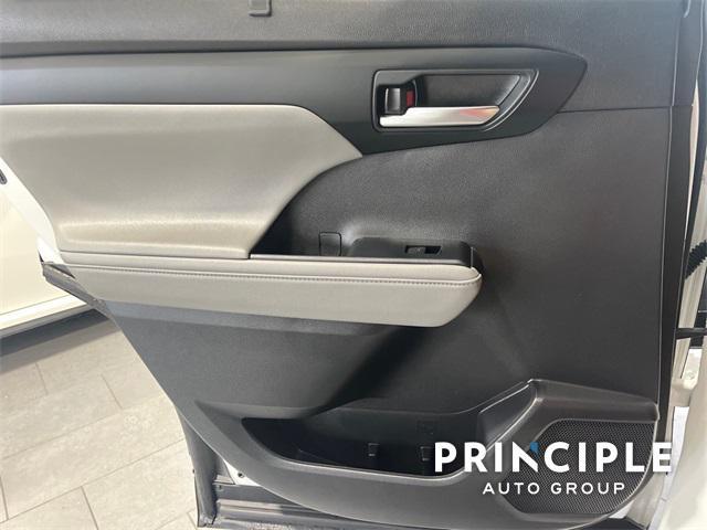 used 2023 Toyota Highlander car, priced at $38,800