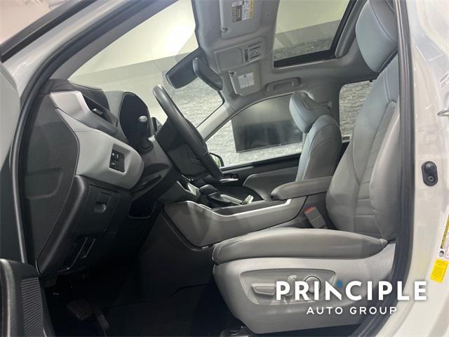 used 2023 Toyota Highlander car, priced at $38,800