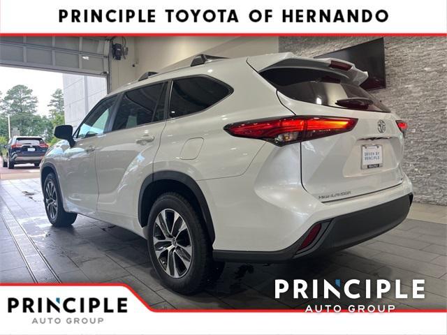 used 2023 Toyota Highlander car, priced at $38,800