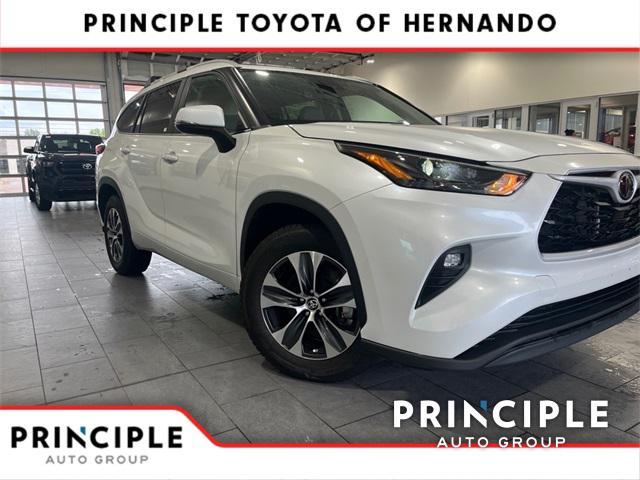 used 2023 Toyota Highlander car, priced at $38,800
