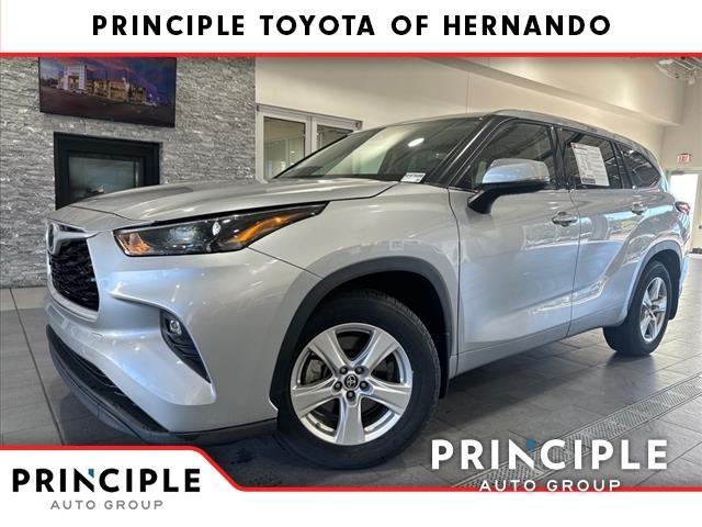 used 2022 Toyota Highlander car, priced at $31,000