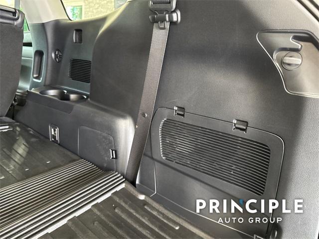 used 2025 Toyota Highlander car, priced at $46,400