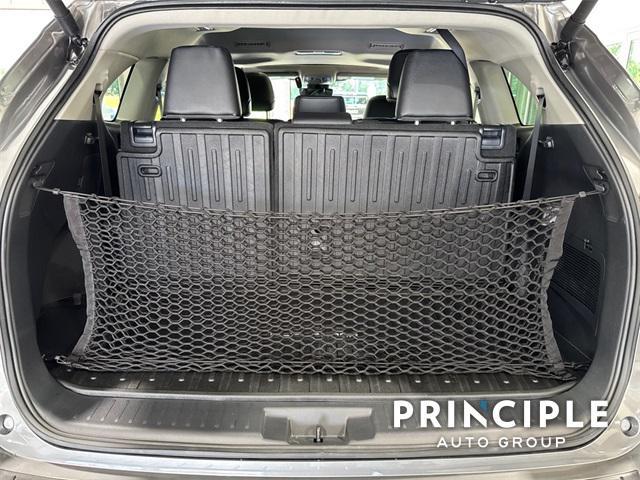 used 2025 Toyota Highlander car, priced at $46,400