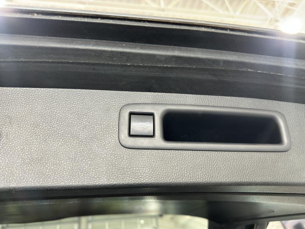 used 2021 Toyota Highlander Hybrid car, priced at $33,364