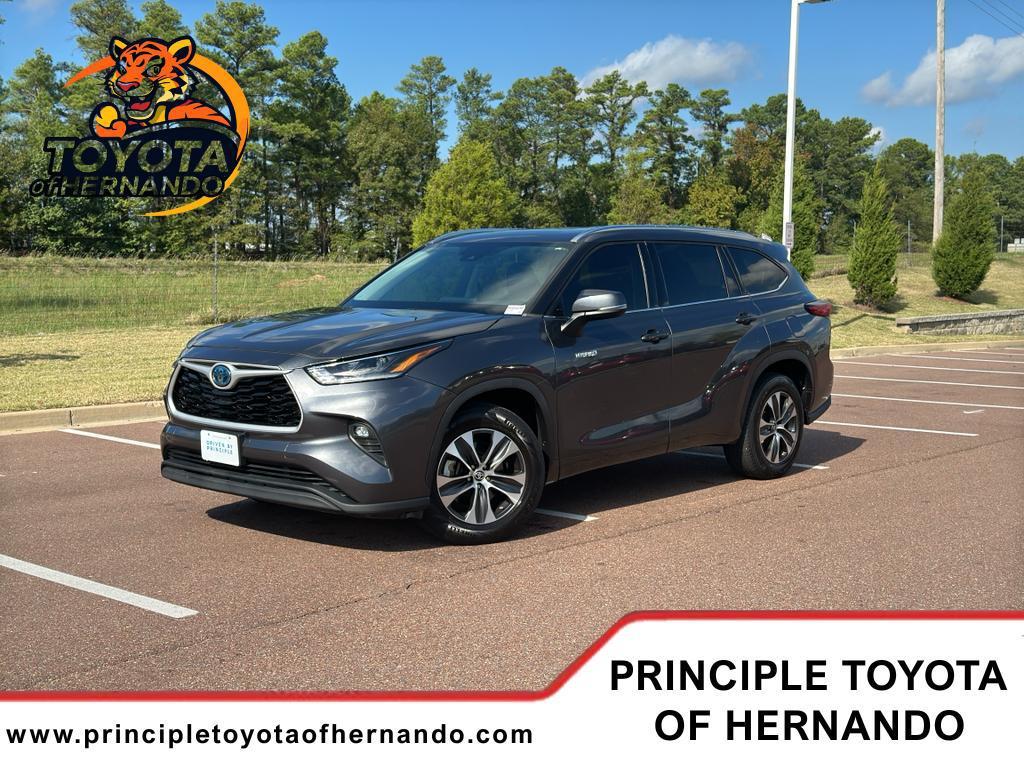 used 2021 Toyota Highlander Hybrid car, priced at $32,178
