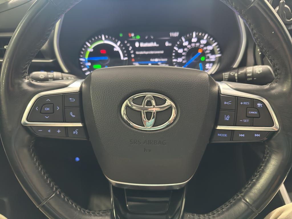 used 2021 Toyota Highlander Hybrid car, priced at $33,364