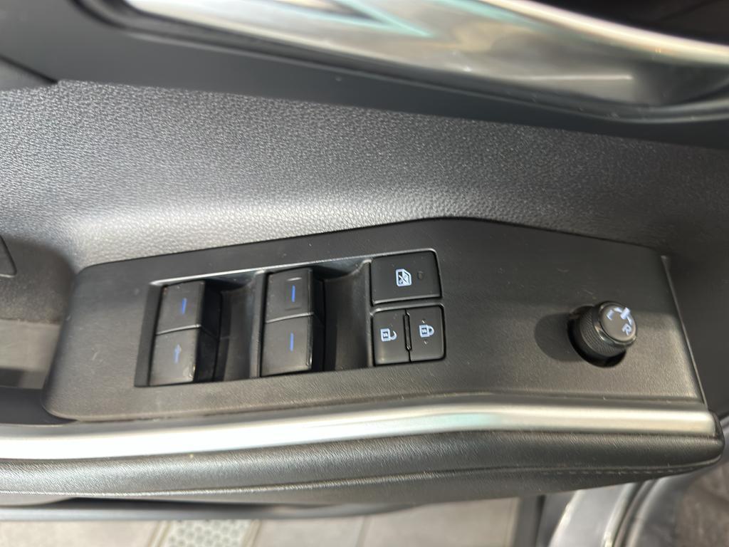 used 2021 Toyota Highlander Hybrid car, priced at $33,364