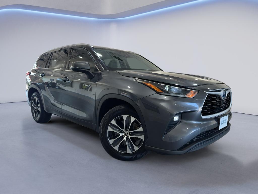 used 2021 Toyota Highlander Hybrid car, priced at $33,364