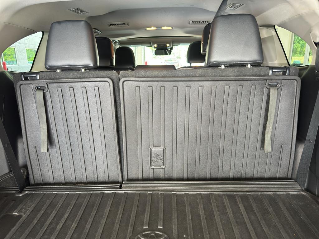 used 2021 Toyota Highlander Hybrid car, priced at $33,364