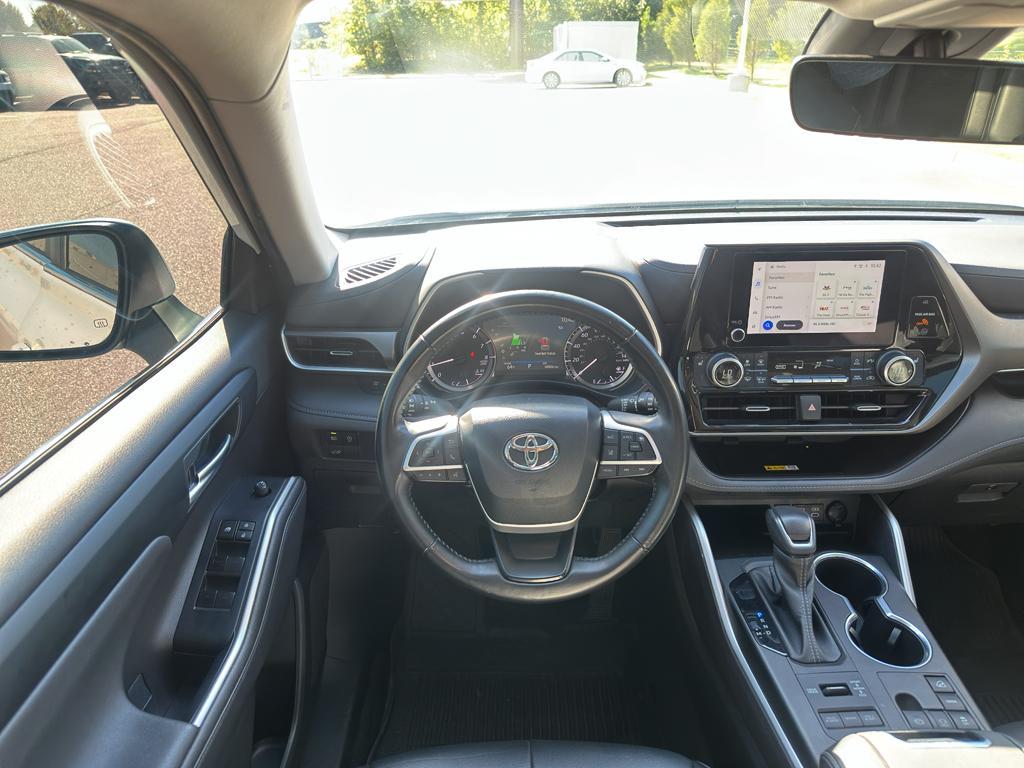 used 2023 Toyota Highlander car, priced at $36,890