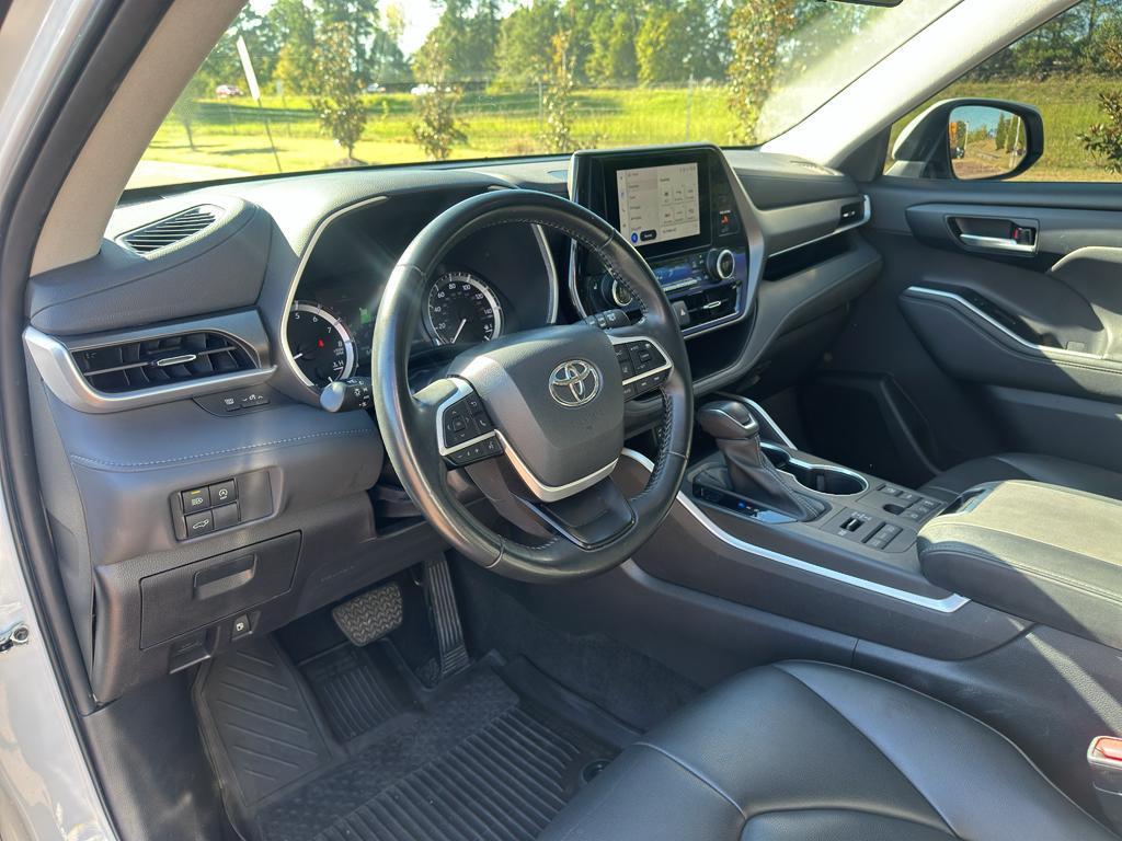 used 2023 Toyota Highlander car, priced at $36,890