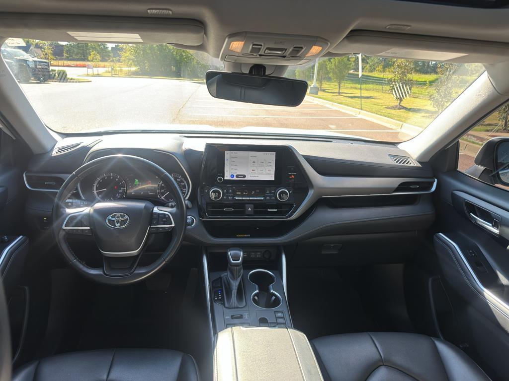 used 2023 Toyota Highlander car, priced at $36,890