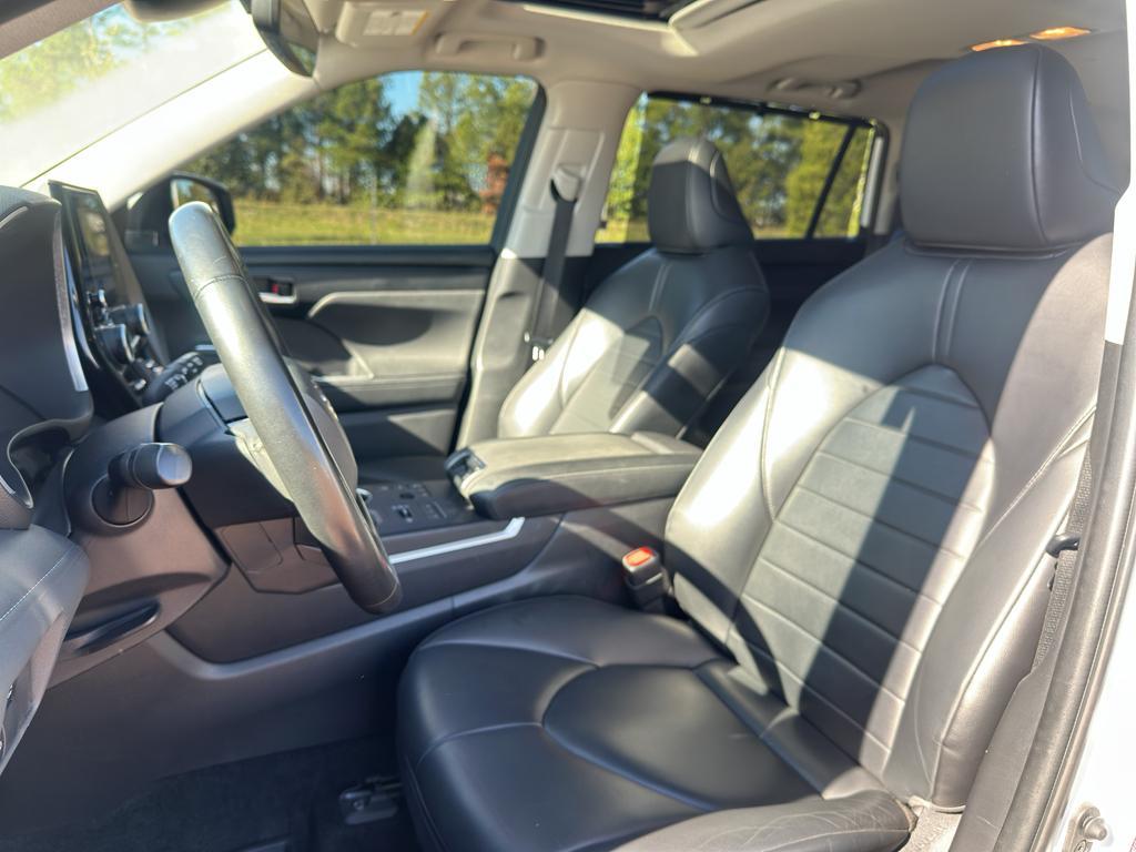 used 2023 Toyota Highlander car, priced at $36,890