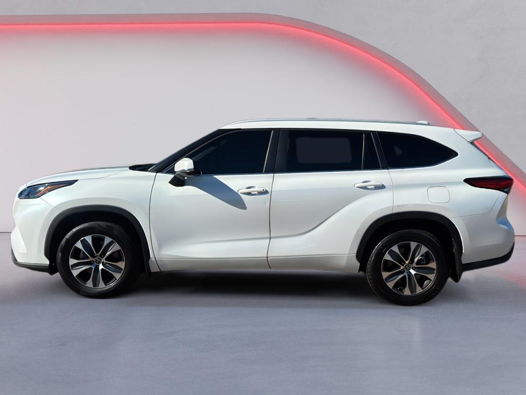used 2023 Toyota Highlander car, priced at $36,890