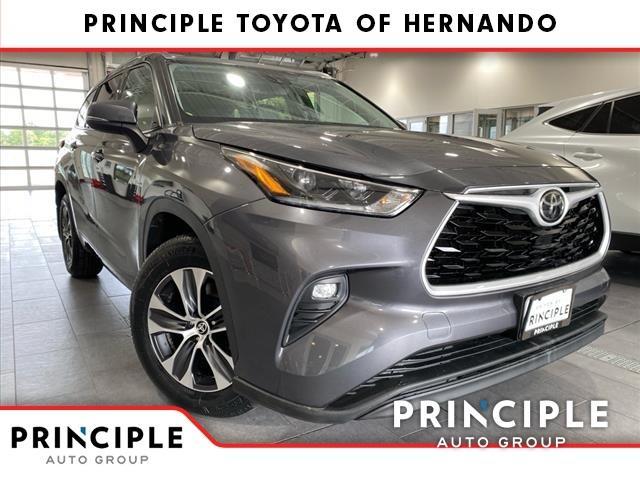 used 2021 Toyota Highlander car, priced at $32,184