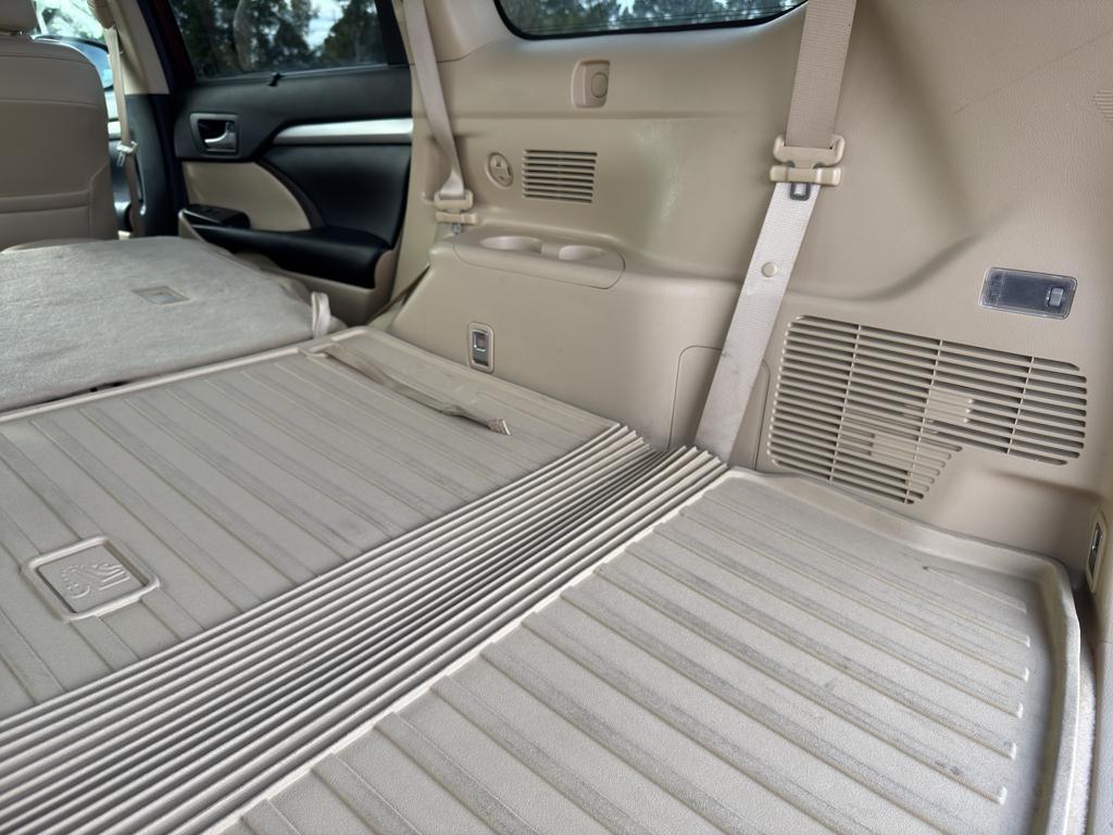 used 2019 Toyota Highlander Hybrid car, priced at $25,758