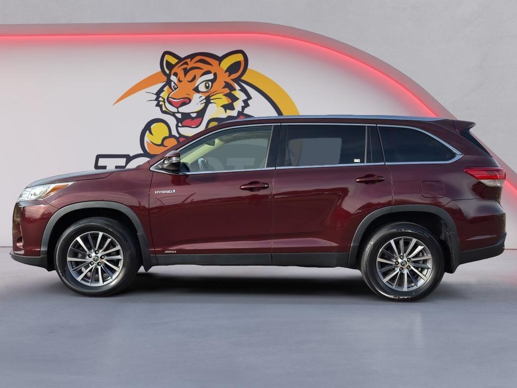 used 2019 Toyota Highlander Hybrid car, priced at $25,758