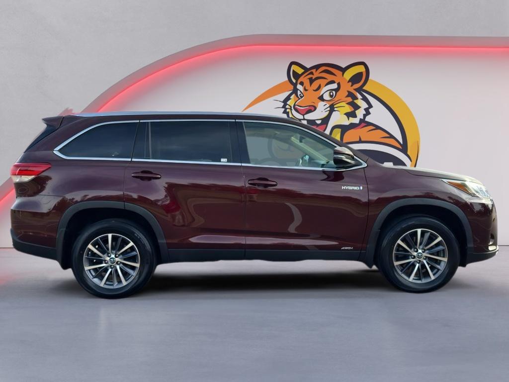 used 2019 Toyota Highlander Hybrid car, priced at $25,758