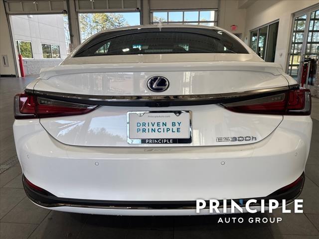 used 2022 Lexus ES 300h car, priced at $41,580