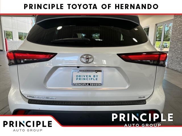 used 2022 Toyota Highlander car, priced at $36,656