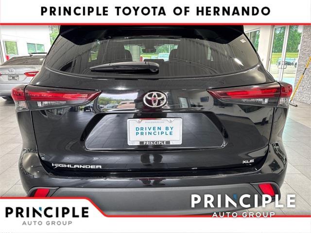 used 2024 Toyota Highlander car, priced at $42,999