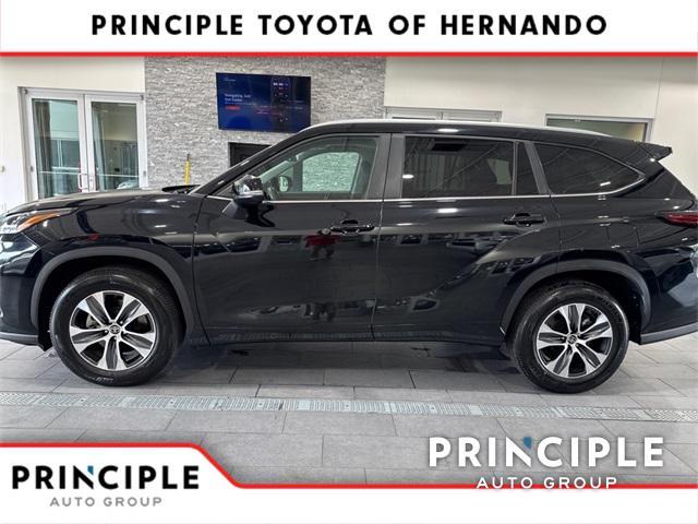 used 2024 Toyota Highlander car, priced at $42,999