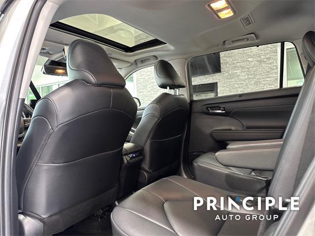 used 2024 Toyota Highlander car, priced at $40,910