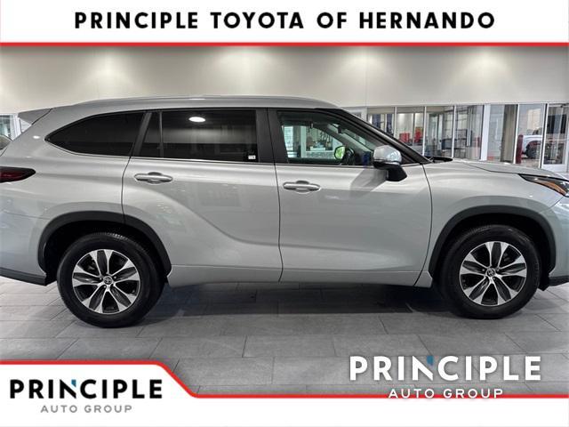 used 2024 Toyota Highlander car, priced at $40,910