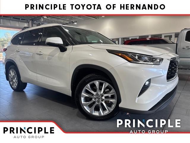 used 2021 Toyota Highlander car, priced at $38,000