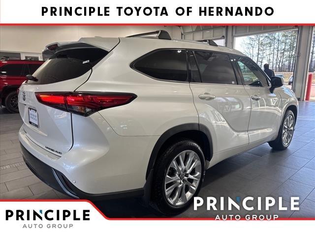 used 2021 Toyota Highlander car, priced at $38,000