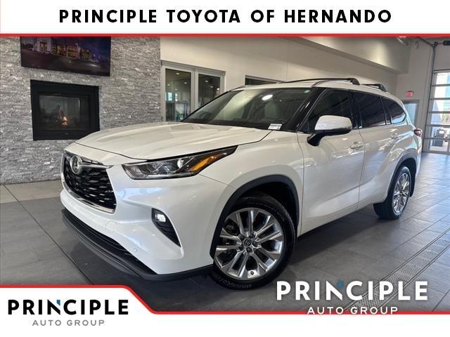 used 2021 Toyota Highlander car, priced at $38,000