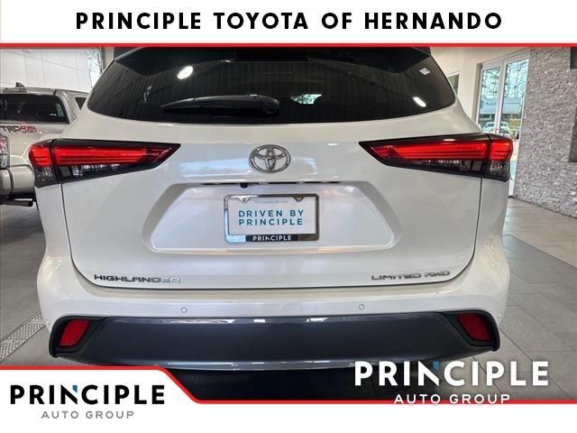 used 2021 Toyota Highlander car, priced at $38,000