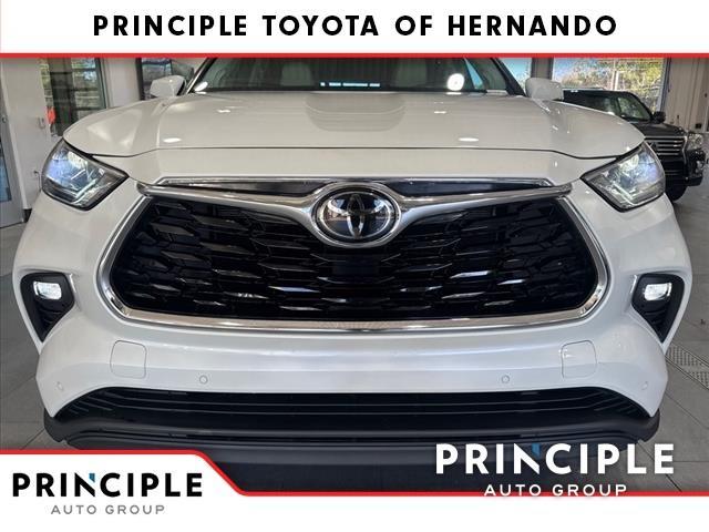 used 2021 Toyota Highlander car, priced at $38,000