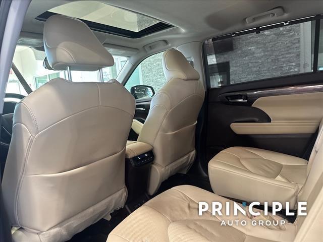 used 2021 Toyota Highlander car, priced at $38,000