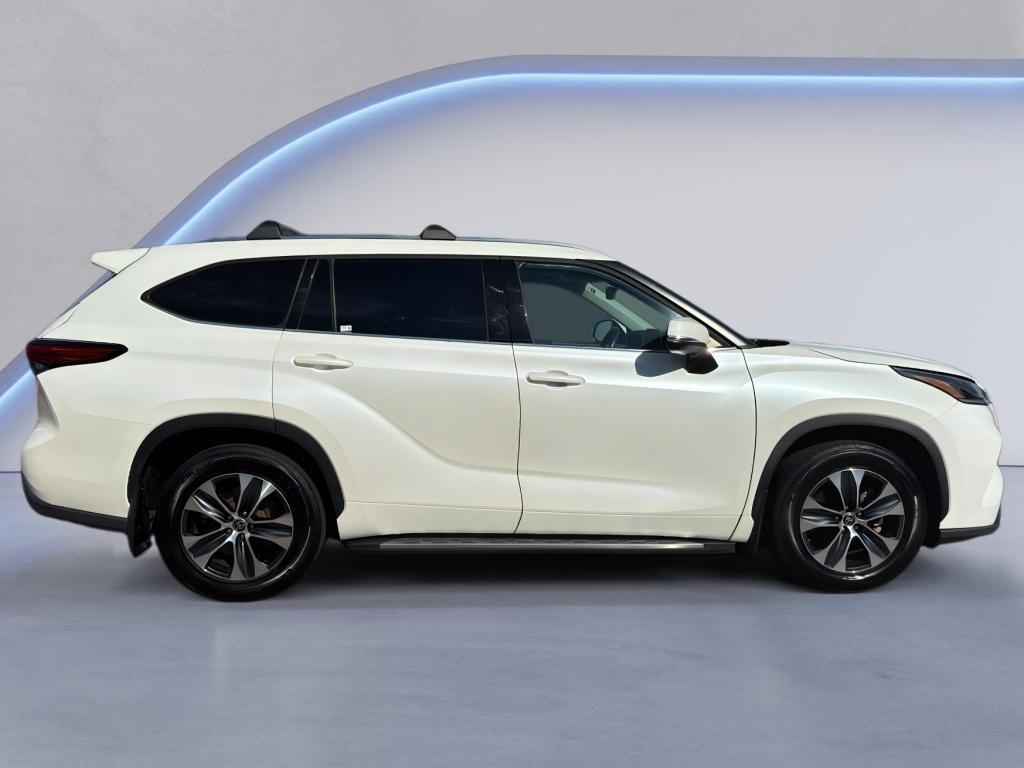 used 2021 Toyota Highlander car, priced at $31,894